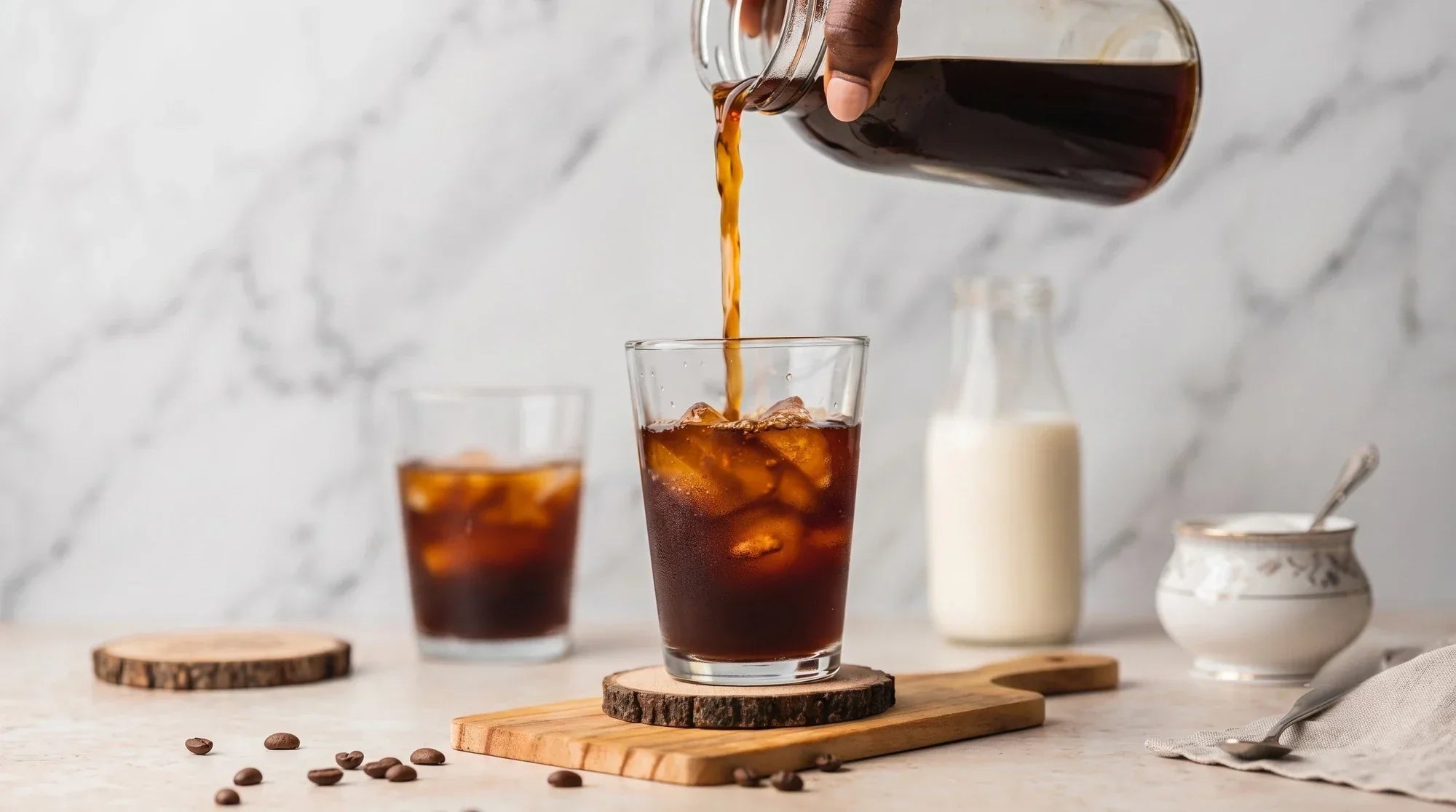 Ev Yapımı Cold Brew Bardağa Koyuluyor